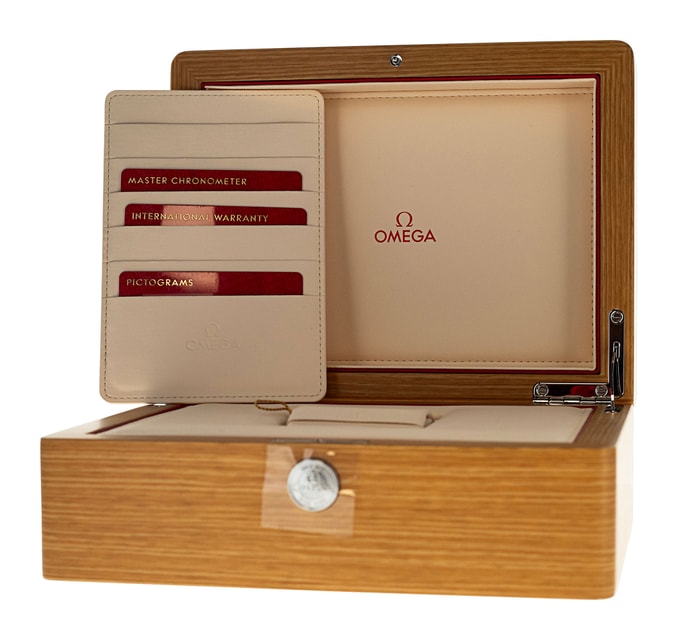 Omega Planet Ocean 215.33.44.22.01.001 Image 5